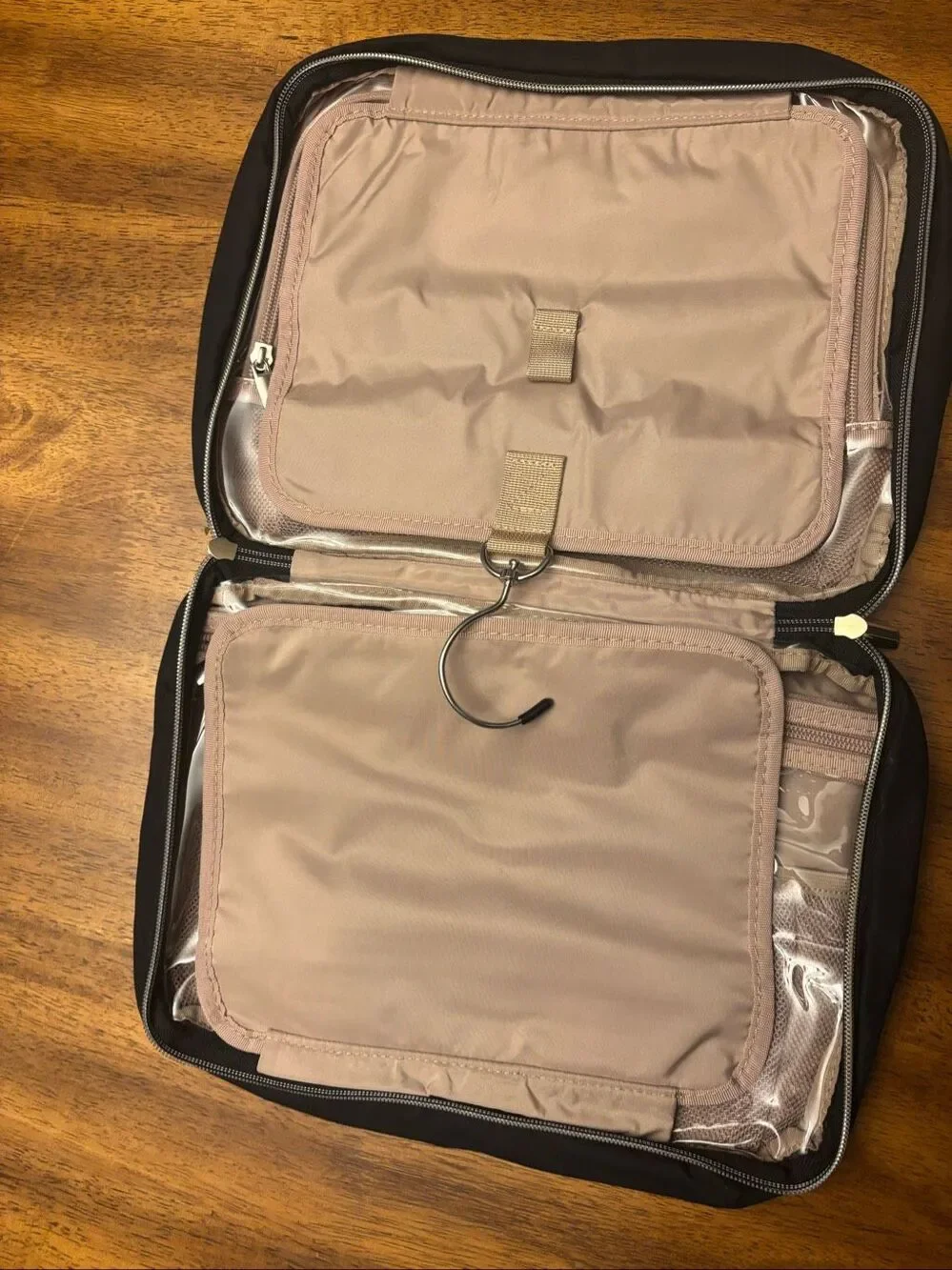 Nishel travel, cosmetics case, NWT